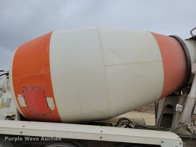 image for item OH9463 2012 Freightliner 114SD ready mix truck