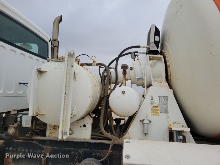 image for item OH9463 2012 Freightliner 114SD ready mix truck