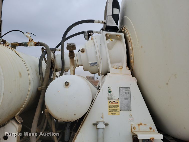 image for item OH9463 2012 Freightliner 114SD ready mix truck