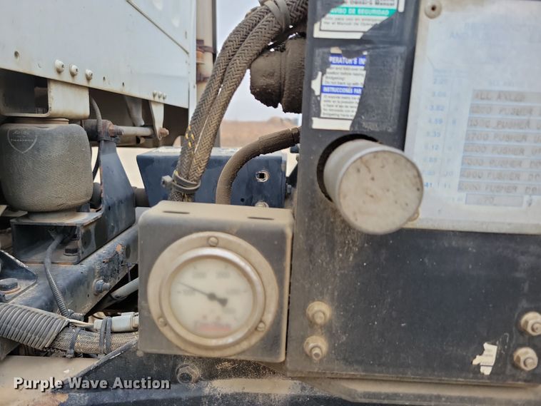 image for item OH9463 2012 Freightliner 114SD ready mix truck