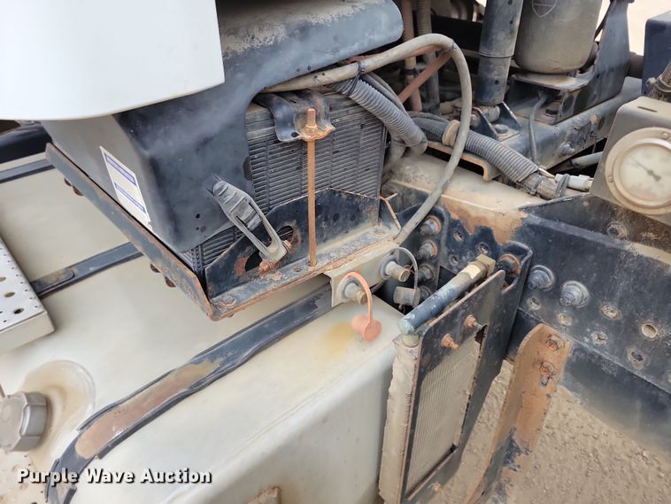 image for item OH9463 2012 Freightliner 114SD ready mix truck