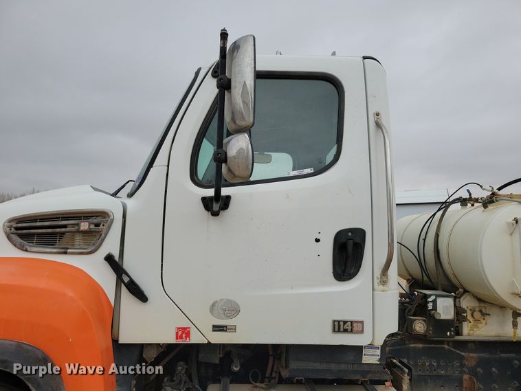 image for item OH9463 2012 Freightliner 114SD ready mix truck