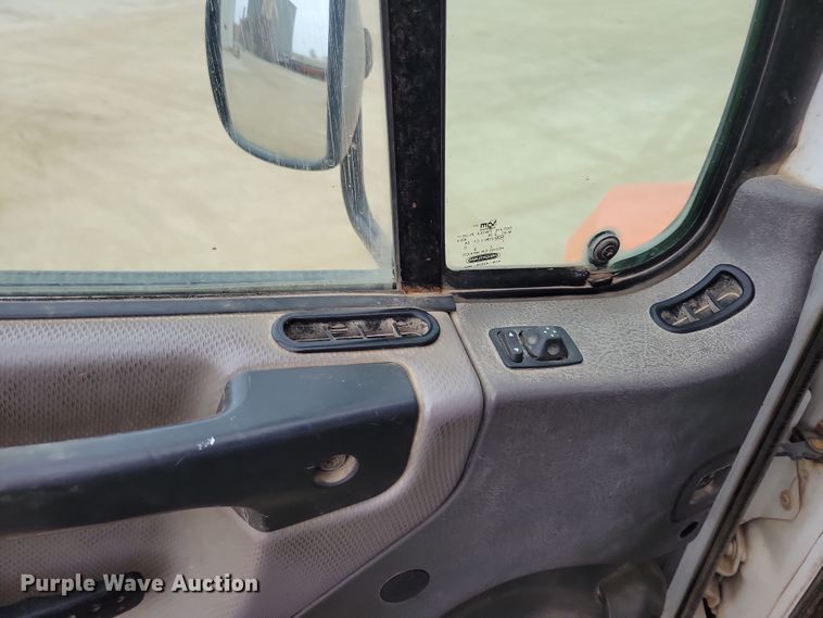 image for item OH9463 2012 Freightliner 114SD ready mix truck