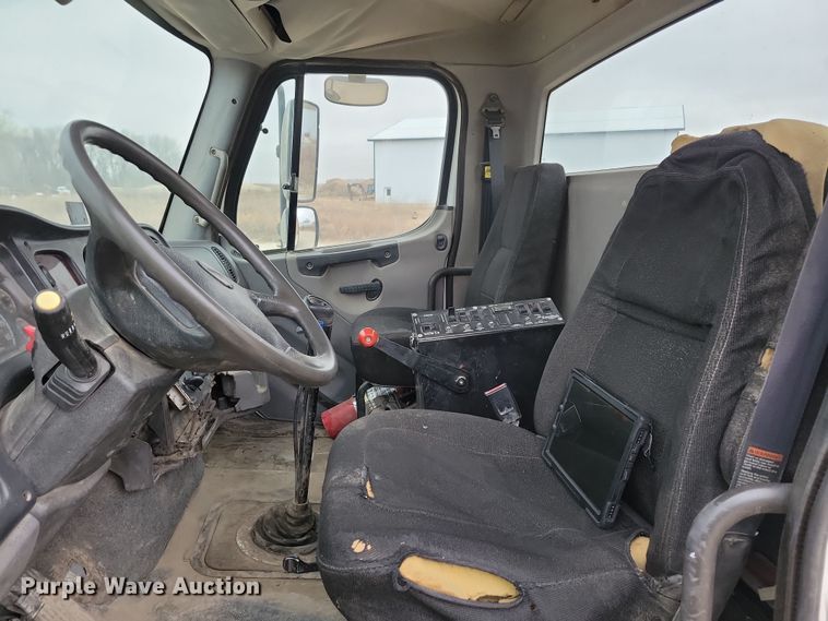 image for item OH9463 2012 Freightliner 114SD ready mix truck