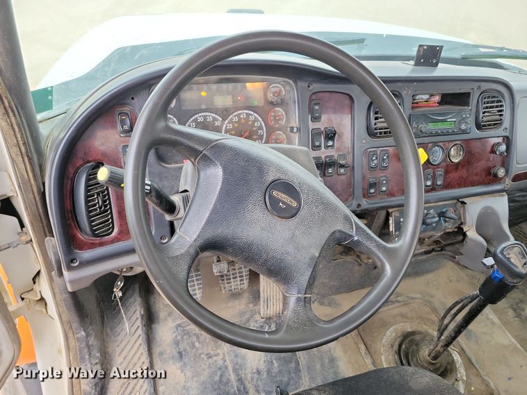 image for item OH9463 2012 Freightliner 114SD ready mix truck