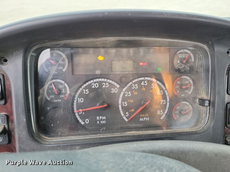 image for item OH9463 2012 Freightliner 114SD ready mix truck