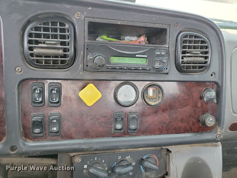 image for item OH9463 2012 Freightliner 114SD ready mix truck