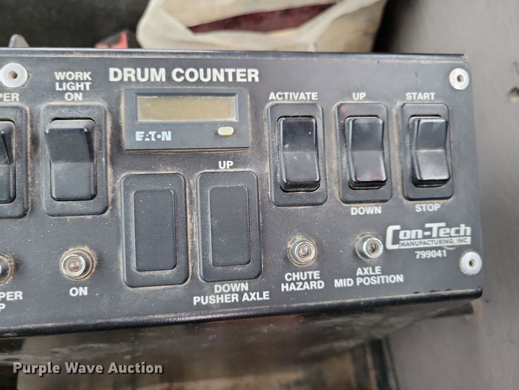 image for item OH9463 2012 Freightliner 114SD ready mix truck