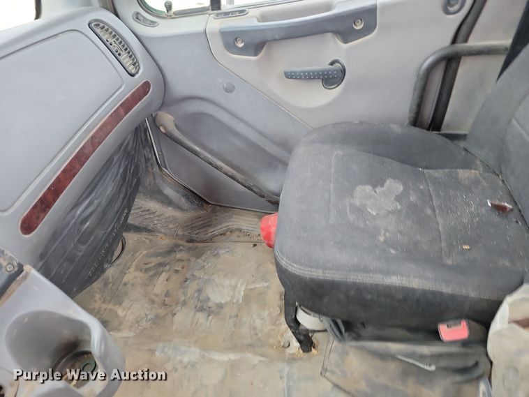 image for item OH9463 2012 Freightliner 114SD ready mix truck