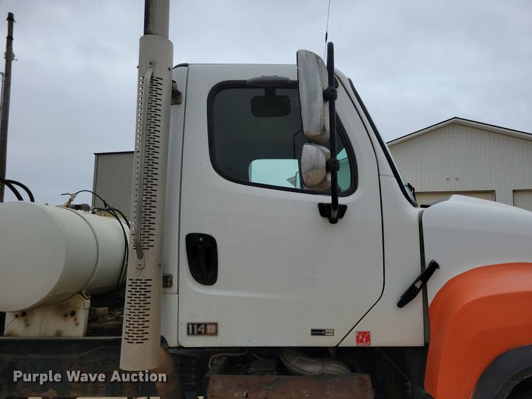 image for item OH9463 2012 Freightliner 114SD ready mix truck