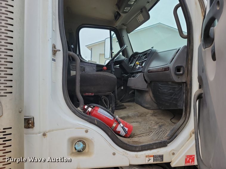 image for item OH9463 2012 Freightliner 114SD ready mix truck