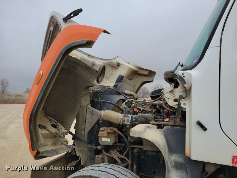 image for item OH9463 2012 Freightliner 114SD ready mix truck