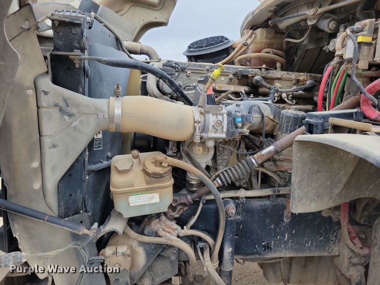 image for item OH9463 2012 Freightliner 114SD ready mix truck