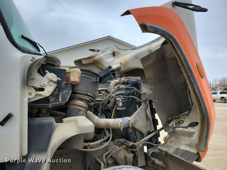 image for item OH9463 2012 Freightliner 114SD ready mix truck