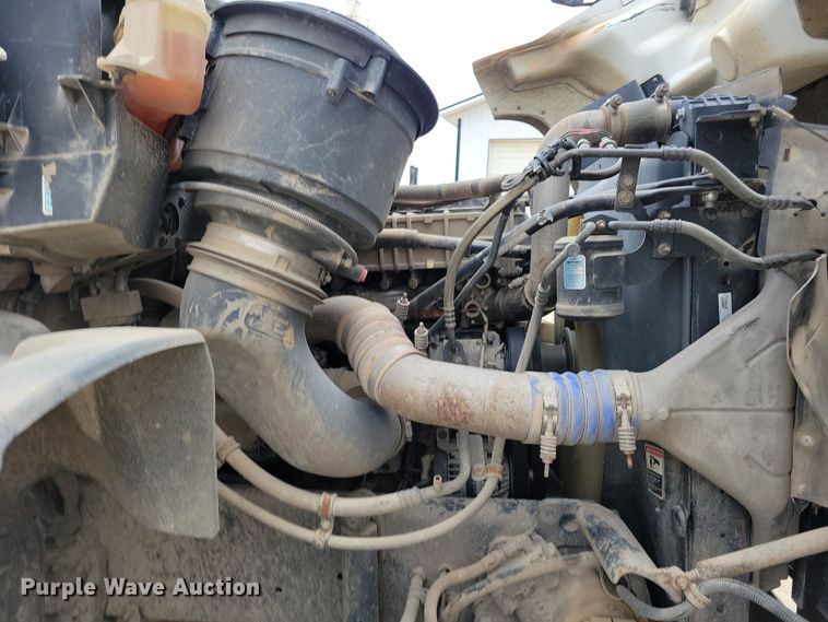 image for item OH9463 2012 Freightliner 114SD ready mix truck