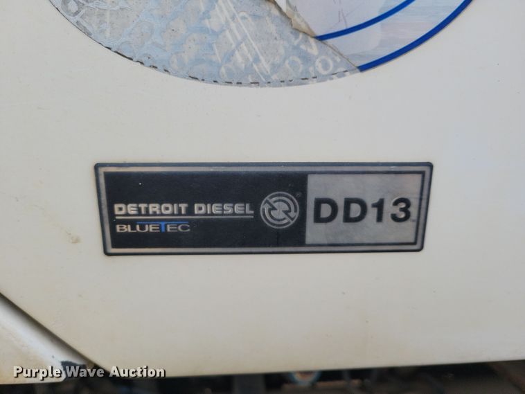 image for item OH9463 2012 Freightliner 114SD ready mix truck