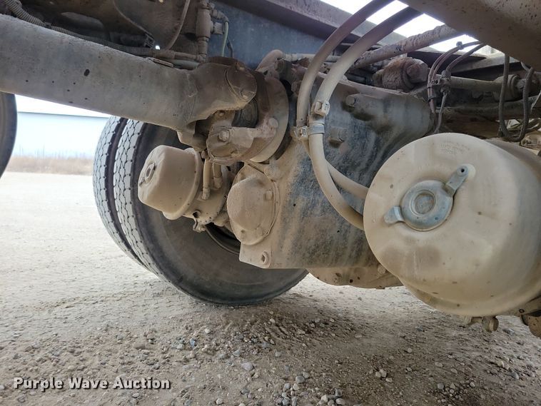 image for item OH9463 2012 Freightliner 114SD ready mix truck