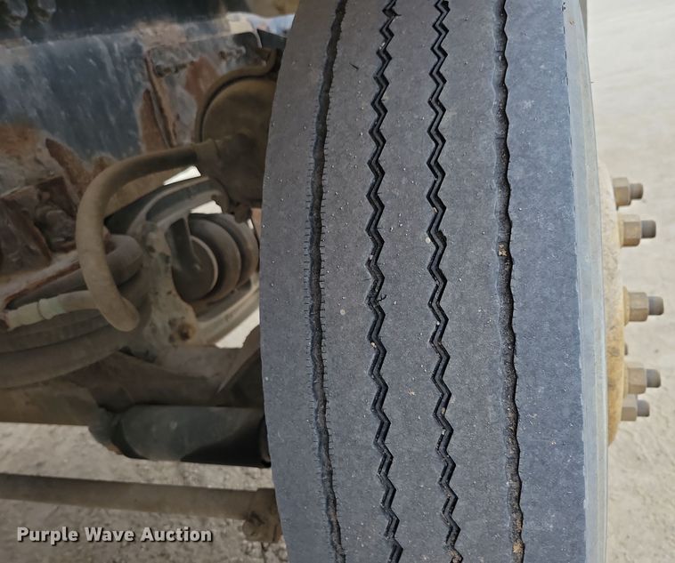 image for item OH9463 2012 Freightliner 114SD ready mix truck