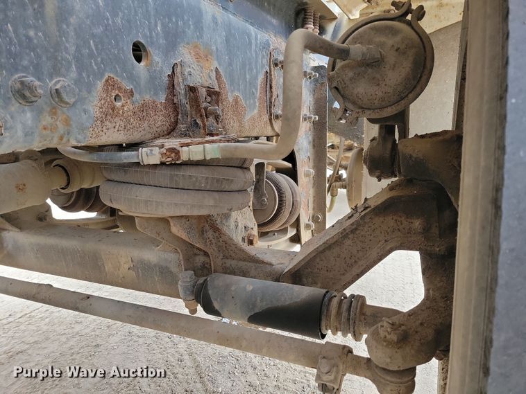 image for item OH9463 2012 Freightliner 114SD ready mix truck