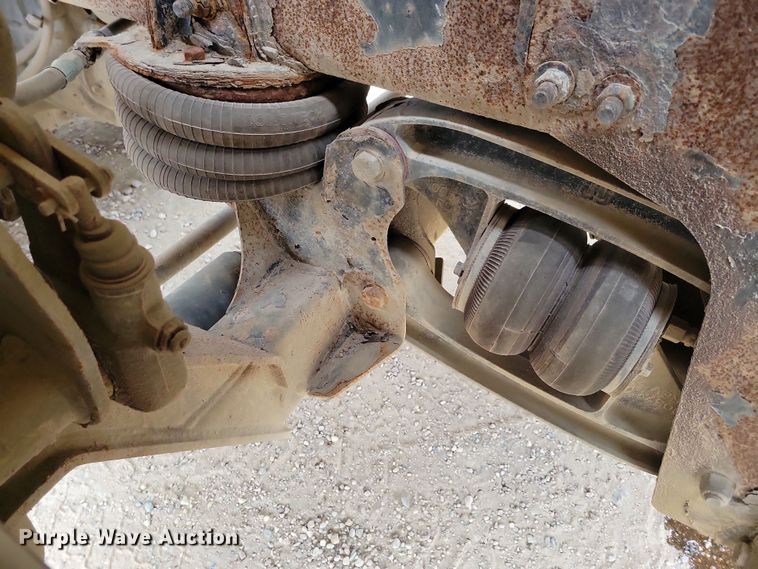 image for item OH9463 2012 Freightliner 114SD ready mix truck