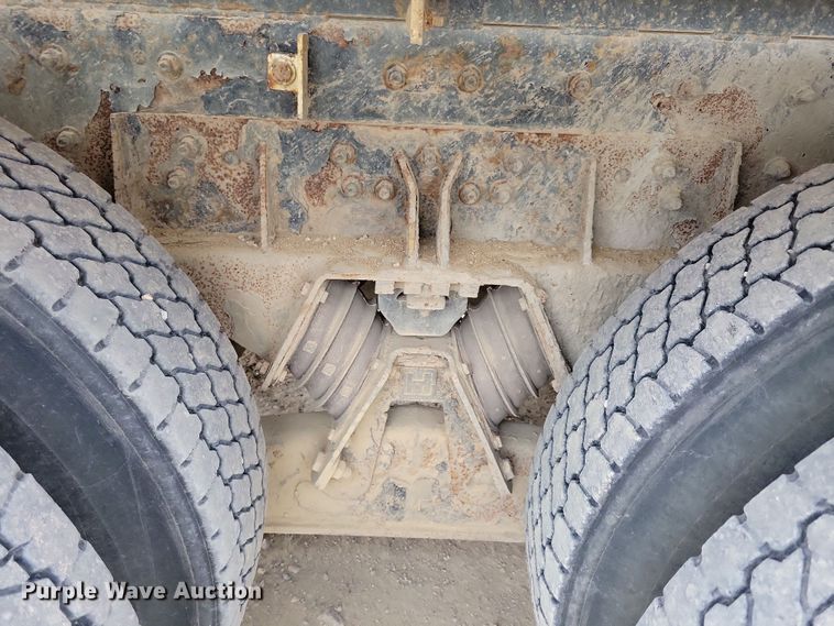 image for item OH9463 2012 Freightliner 114SD ready mix truck