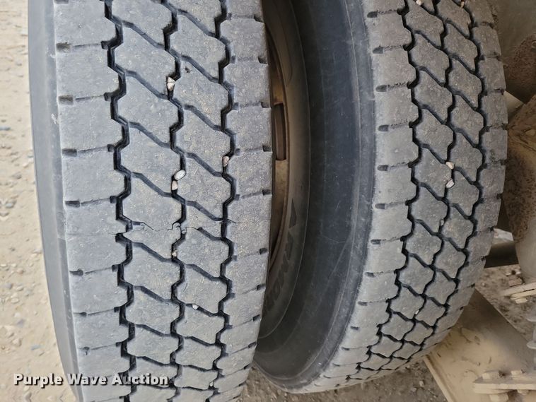 image for item OH9463 2012 Freightliner 114SD ready mix truck