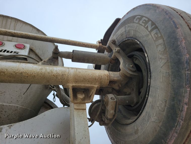 image for item OH9463 2012 Freightliner 114SD ready mix truck