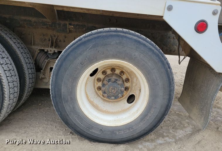 image for item OH9463 2012 Freightliner 114SD ready mix truck