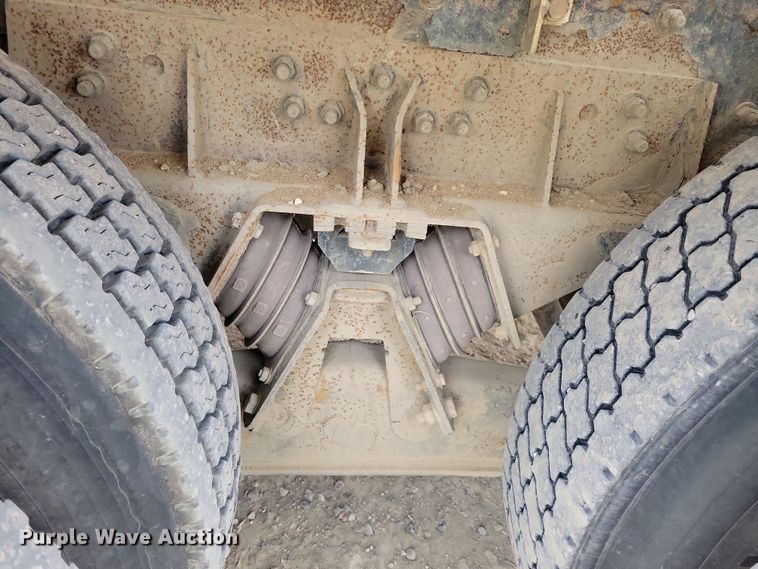 image for item OH9463 2012 Freightliner 114SD ready mix truck