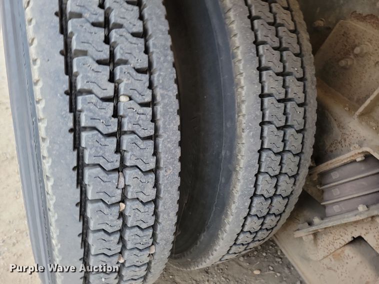 image for item OH9463 2012 Freightliner 114SD ready mix truck