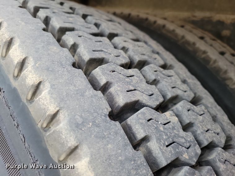 image for item OH9463 2012 Freightliner 114SD ready mix truck