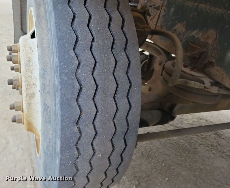 image for item OH9463 2012 Freightliner 114SD ready mix truck