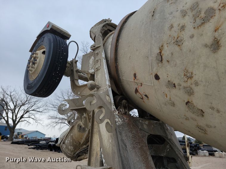 image for item OH9464 2001 International 5500i ready mix truck