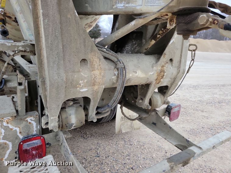 image for item OH9464 2001 International 5500i ready mix truck
