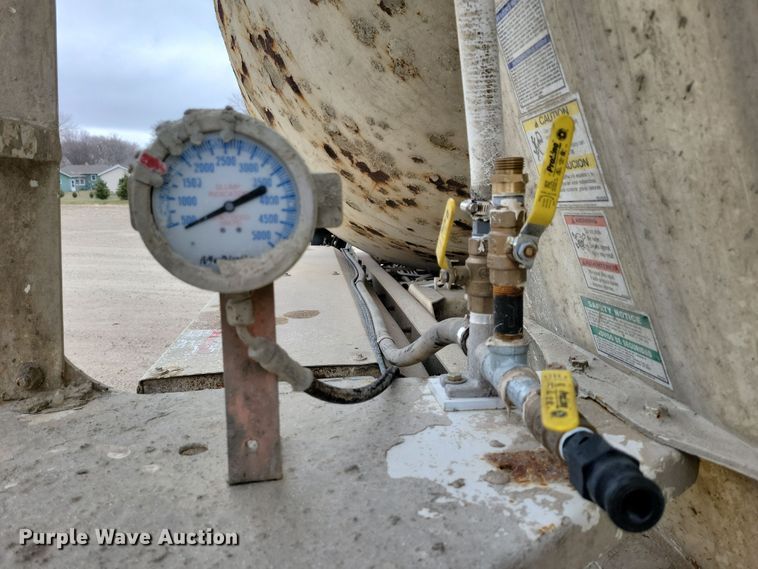 image for item OH9464 2001 International 5500i ready mix truck