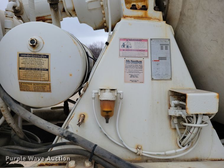 image for item OH9464 2001 International 5500i ready mix truck