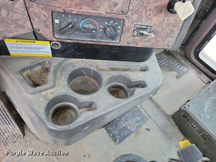 image for item OH9464 2001 International 5500i ready mix truck