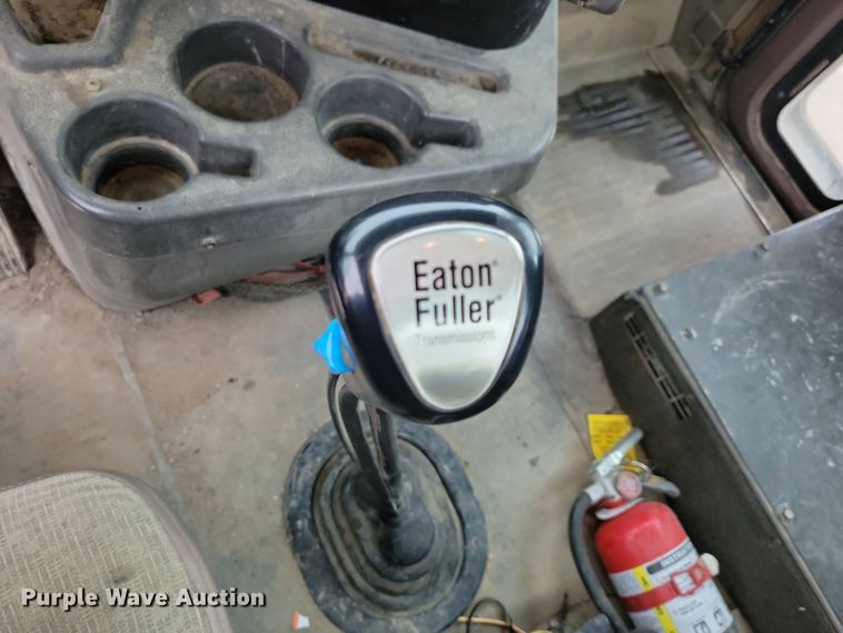 image for item OH9464 2001 International 5500i ready mix truck