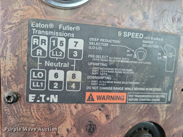 image for item OH9464 2001 International 5500i ready mix truck