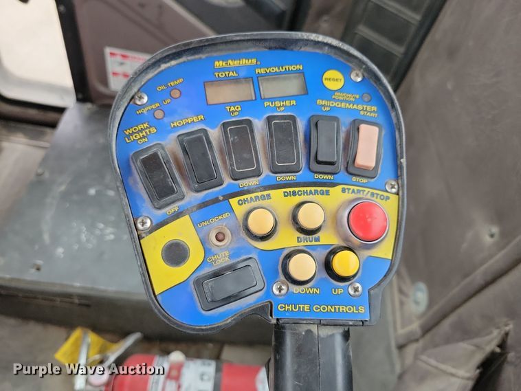 image for item OH9464 2001 International 5500i ready mix truck