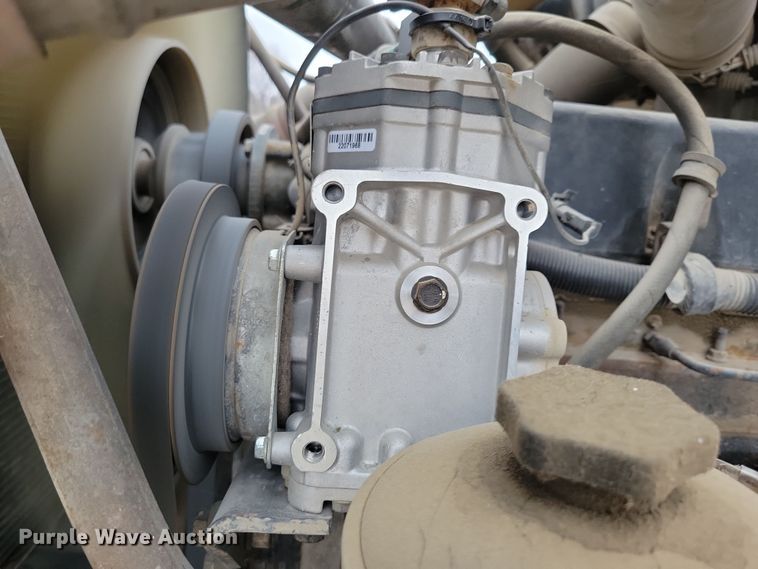 image for item OH9464 2001 International 5500i ready mix truck