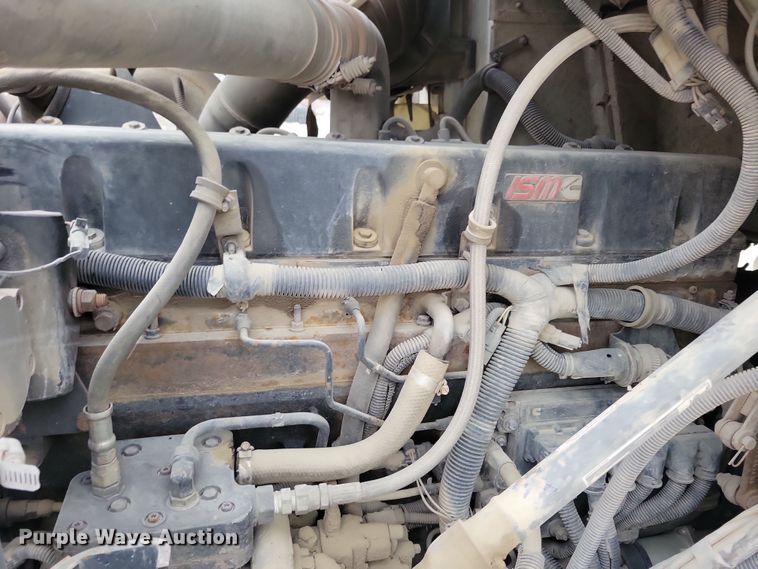 image for item OH9464 2001 International 5500i ready mix truck