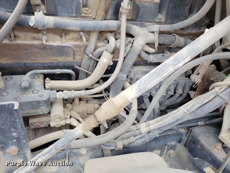 image for item OH9464 2001 International 5500i ready mix truck