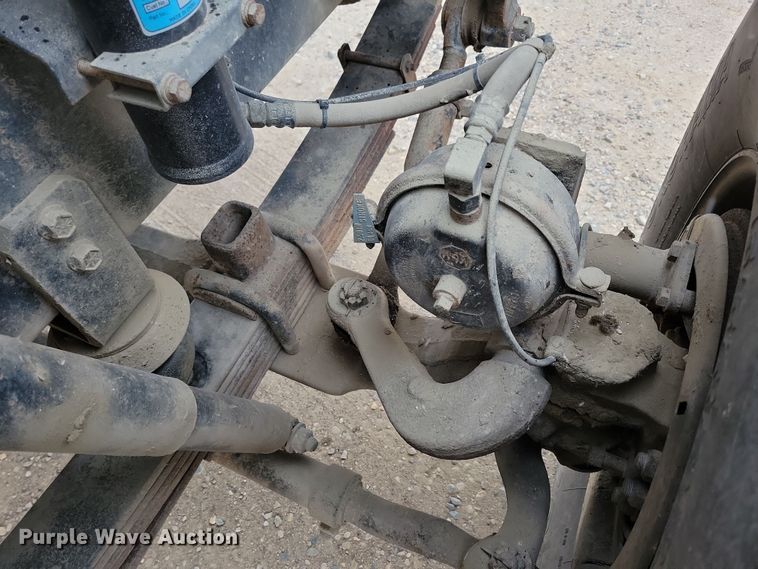 image for item OH9464 2001 International 5500i ready mix truck