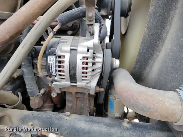 image for item OH9464 2001 International 5500i ready mix truck