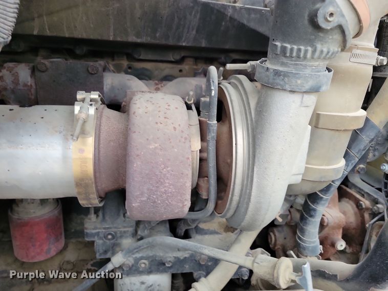 image for item OH9464 2001 International 5500i ready mix truck