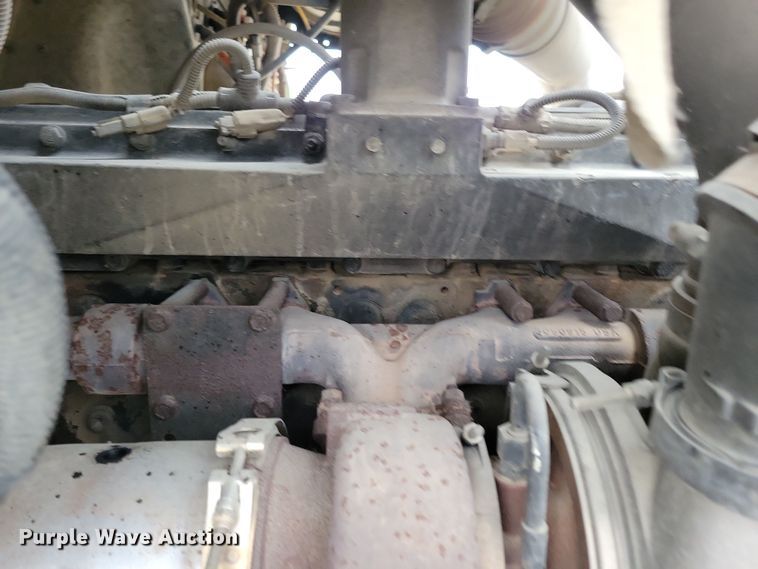 image for item OH9464 2001 International 5500i ready mix truck