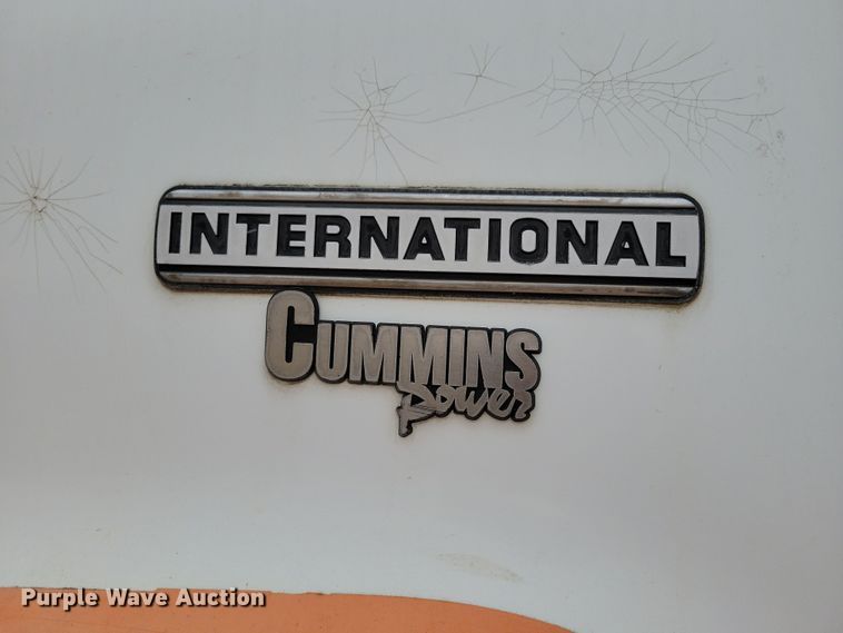 image for item OH9464 2001 International 5500i ready mix truck