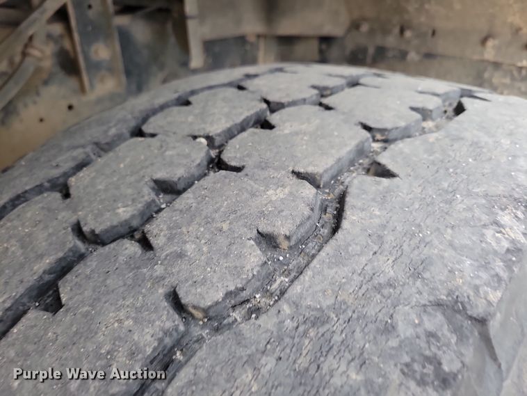 image for item OH9464 2001 International 5500i ready mix truck