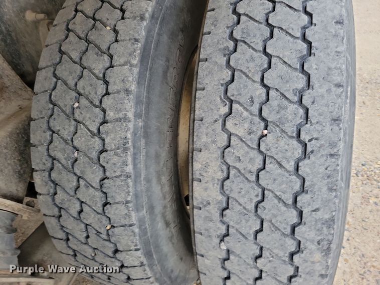 image for item OH9464 2001 International 5500i ready mix truck